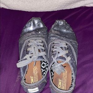 Toms Shoes
